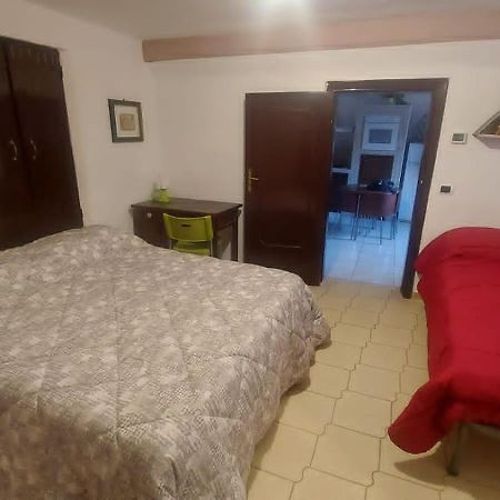 Casale Di Pesche Bed & Breakfast Bagian luar foto